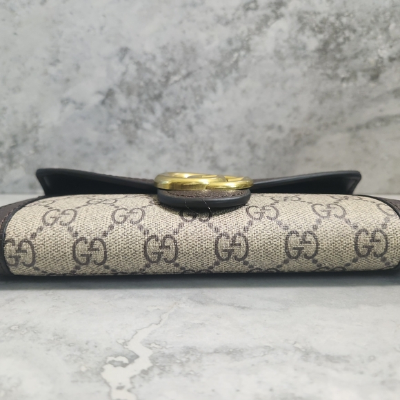 🆕️Luxury Beige and Brown Wallet✨️ - Picture 2 of 9